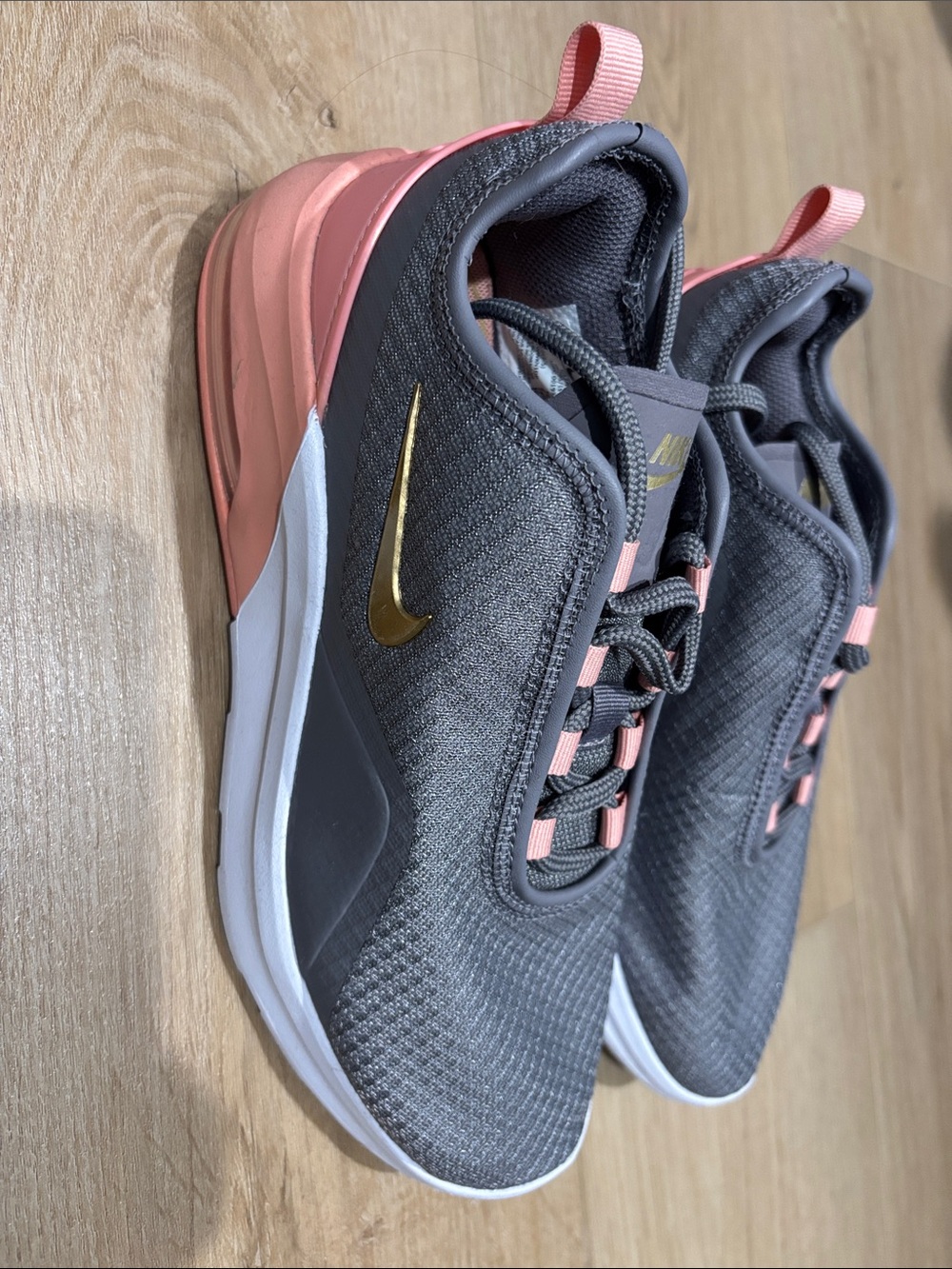 Nike Air Tennis Shoes